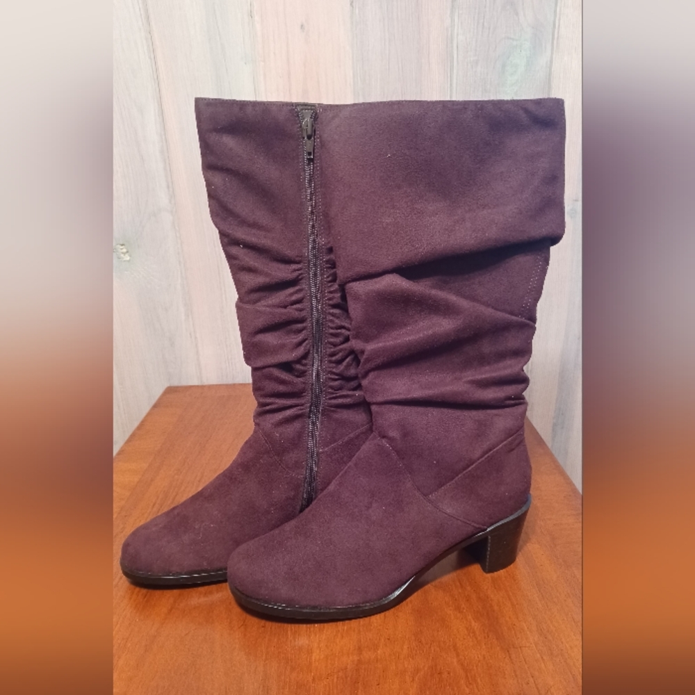 White Stag Women's Boots Size 8.5